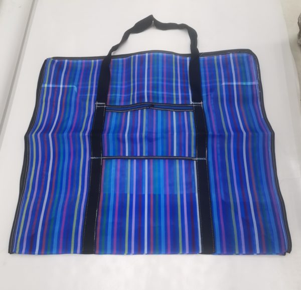 MALETA- ( fuelle 49cm  X alto 49cm X fuelle 23cm )